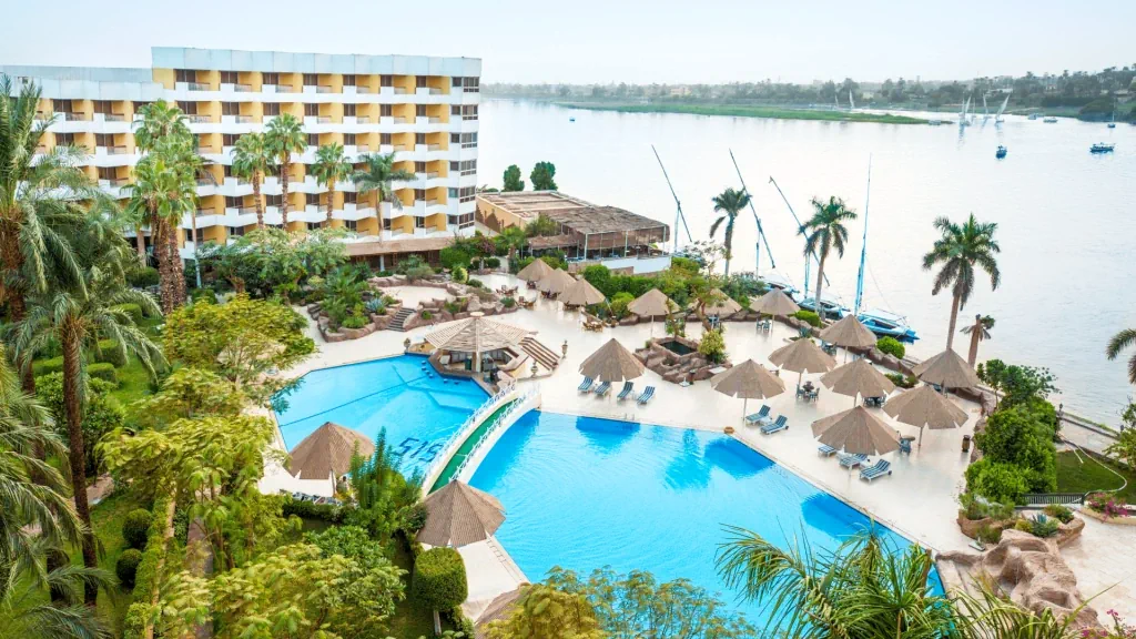 الفندق بيراميزا إيزيس الأقصر - الأقصر